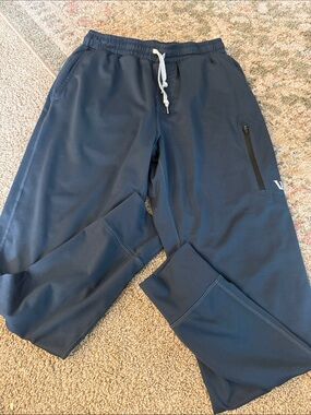 Vuori men’s navy blue heather boyfriend joggers size S